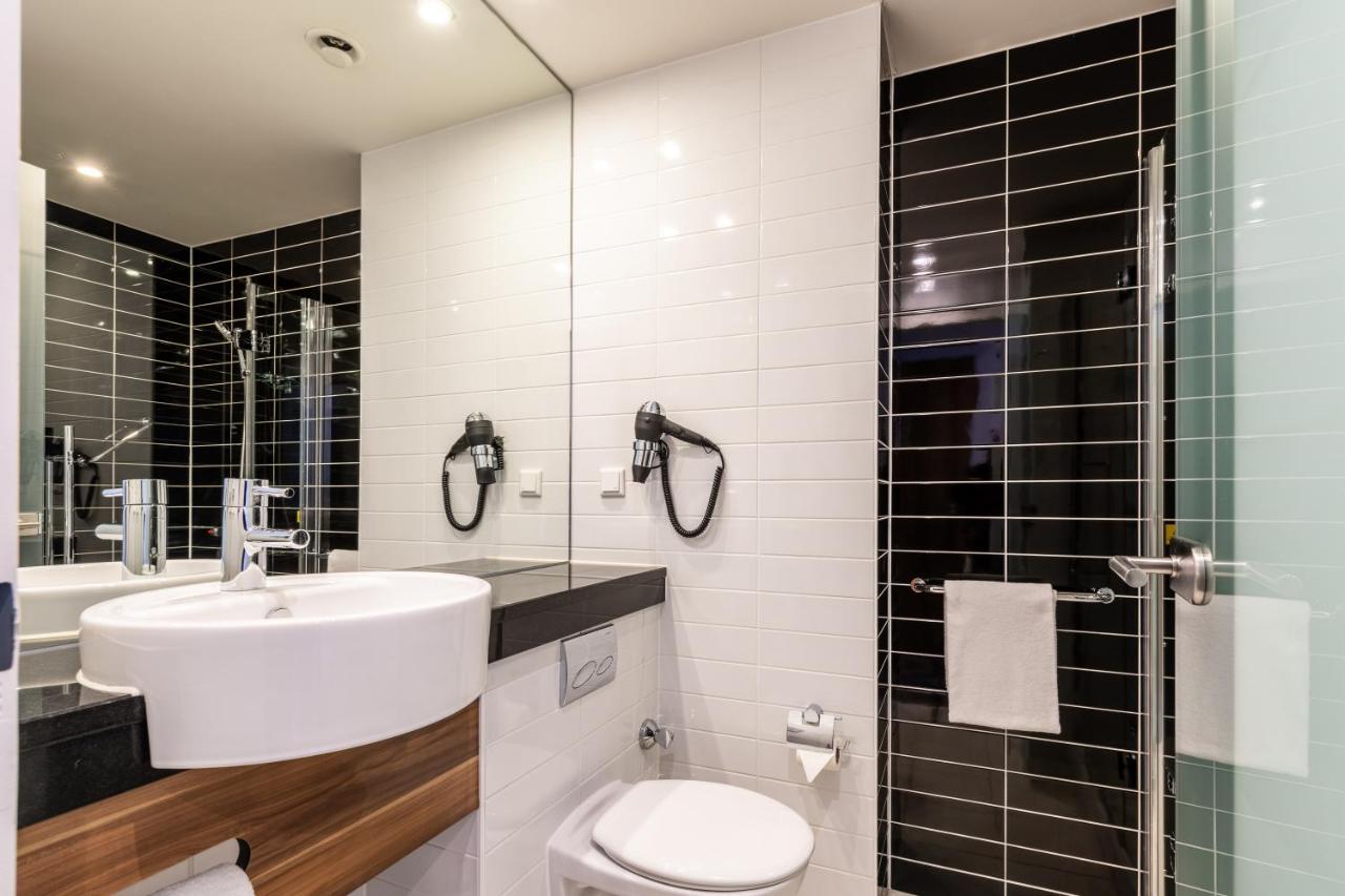 Premier Inn Frankfurt City Centre フランクフルト エクステリア 写真